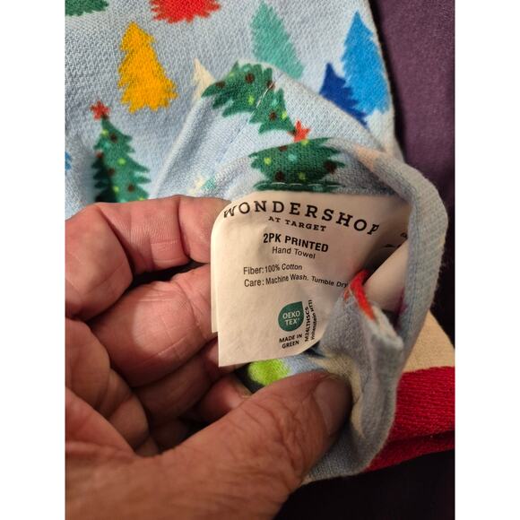 Merry Christmas Set of 2 Towels-NWT - Picture 4 of 4